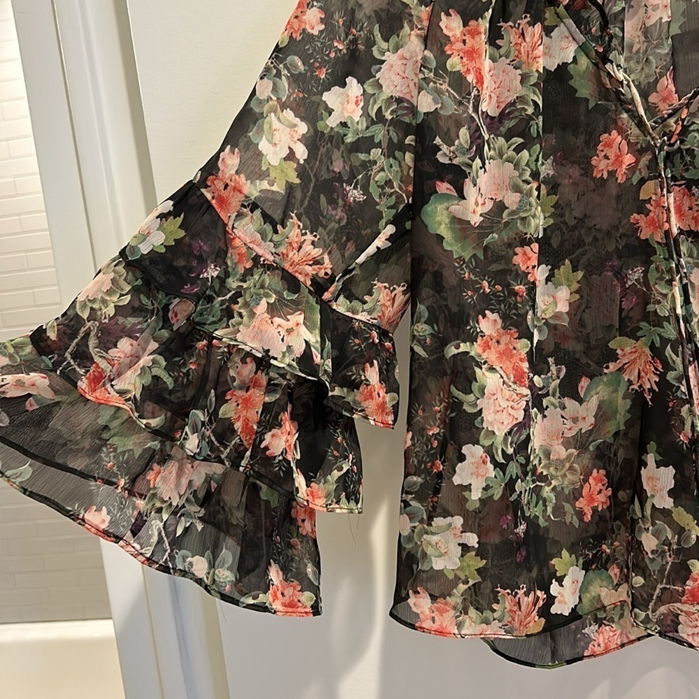 Alice + Olivia Kallie Ruffle-Sleeve Floral Cropped Blouse Size XS - Picture 5 of 8